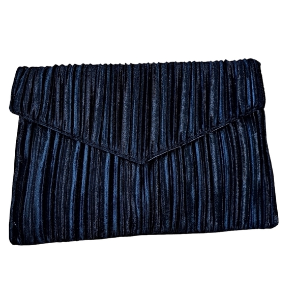 Bruna Black Velvet‎ Pleated Clutch With Wrist strap and Crossbody - Picture 1 of 5